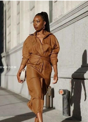 Платье карамельного цвета