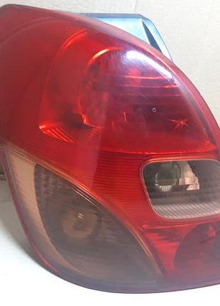 Ліхтар задній лівий toyota corolla verso відкол 2002-2007 року