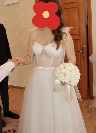 Белое платье миди на выпускной вечер или на роспись