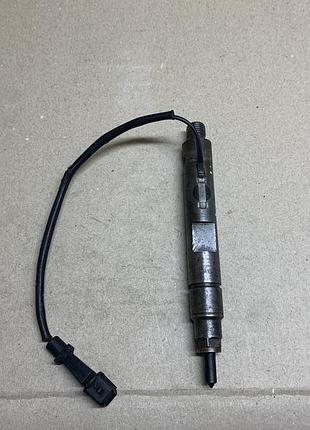 Форсунка центральна renault kangoo 1.9dti 205/385bar 820004750...