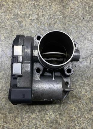 Дросельна заслонка renault koleos 2.0dci 16v 8200330810 2008-2...