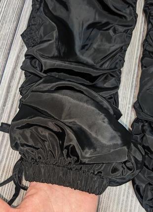 Трендові чорні тонкі штани з ефектом пуш-ап prettylittlething #33667 фото