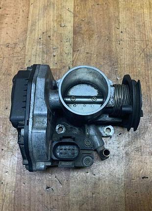 Дросельна заслінка volkswagen polo 1.0; 1.4; 1.6 030133064d 19...