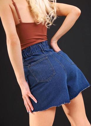 Стильні джинсові шорти з рваностями рвані жіночі шорти з високою посадкою молодіжні жіночі шорти потерті літні шорти мом6 фото