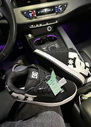 Трендові жіночі та чоловічі кросівки dc sneaker shoes graffiti black white чорно-білі2 фото