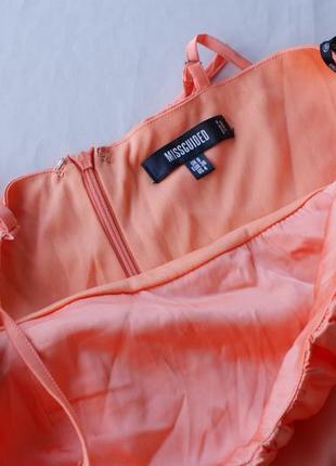 Брендовое платье комбинация струящаяся длинная макси шелковое от missguided в персиковом оттенке5 фото