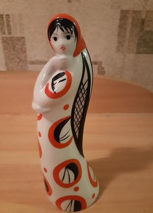 Дівчина з косою, фарфор, гжель