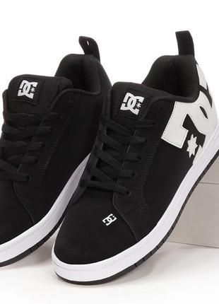 Мужские / женские кроссовки dc shoes court graffik black white 300529, черные дс корт график черно-белые6 фото