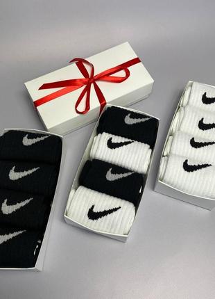 Мужской подарочный набор носков nike, комплект высоких носков найк в коробке 4 пары 41-45 р8 фото