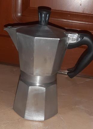 Гейзерная кофеварка bialetti moka express