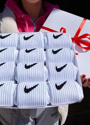 Набір чоловічих шкарпеток nike високі 12 пар у подарунковій коробці найк білі 41-45 р5 фото