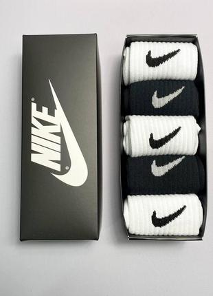 Чоловічі шкарпетки nike високі в коробці 5 пари подарунковий набір шкарпеток 41-45р біло-чорні8 фото