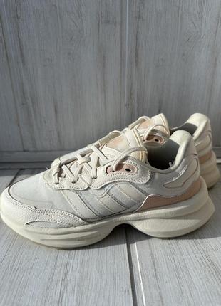 Кроссовки adidas.38