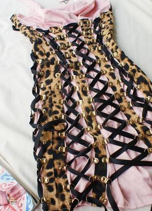 Брендовое атласное платье на шнуровке от missguided6 фото