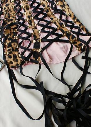 Брендова атласна сукня на шнурівці від missguided8 фото