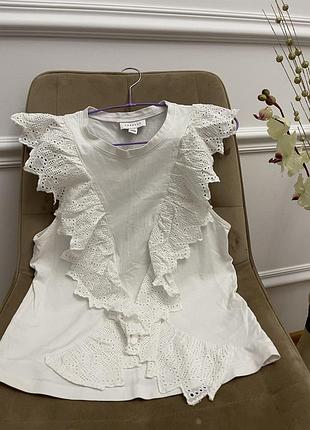 Футболка з прошвою.