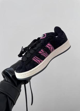 Крутезні жіночі кросівки adidas campus black pink zebra premium чорні лого зебра4 фото