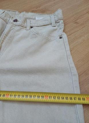 Джинсы приятно кремовые levi's 40550-4123 related fit  
size w 33 l 32
 made in u.s.a 
состояние идеальное,3 фото