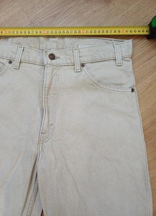 Джинсы приятно кремовые levi's 40550-4123 related fit  
size w 33 l 32
 made in u.s.a 
состояние идеальное,2 фото