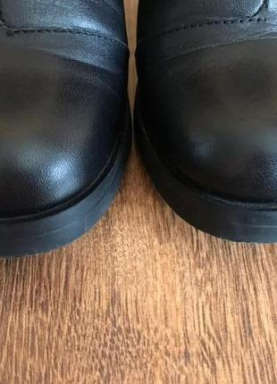 Кожаные ботинки на толстом каблуке3 фото