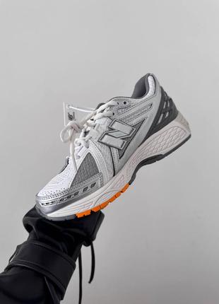 Стильные женские и мужские кроссовки new balance 1906r silver white orange premium серебристые4 фото