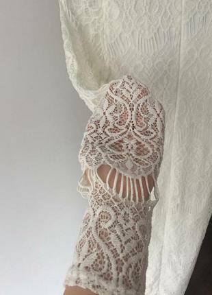 Мереживне облягаюче плаття міді з глибоким декольте кружево, довгий рукав