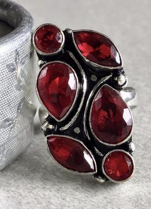 Индия, кольца с рубиновыми кварцами, размер 17.51 фото