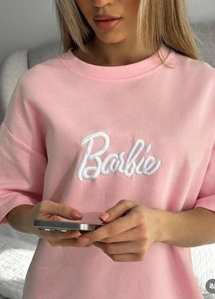 Стильная футболка oversize с вышивкой barbie10 фото