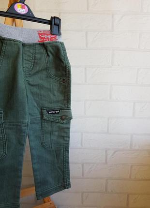 Стильні джинси на резинці (колір хакі)👫
фірми levi's 
3/4 рочки (100см)
стан: ідеальний4 фото