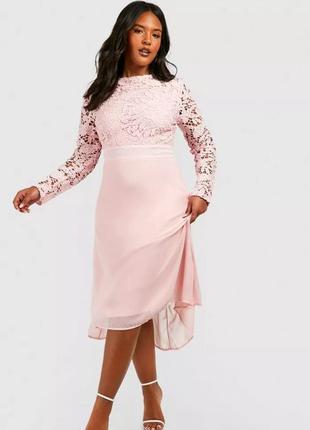 Розовое пудровое платье bohoo occasion с кружевом l-2xl миди