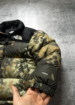 Мужской пуховик the north face nuptse 700 camo down puffer jacket5 фото