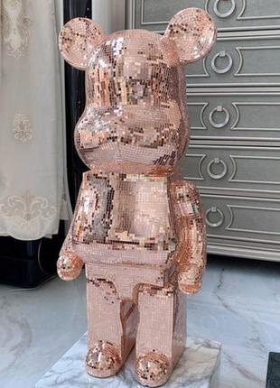 Фигурка bearbrick розового цвета 50 см. дизайнерская игрушка беарбрик розовый. фигурка для интерьера медведь5 фото