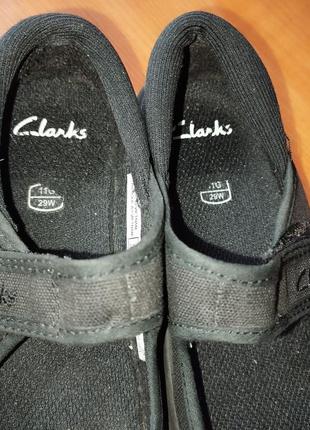 Текстильні туфлі на дівчінку clarks  з зірочками3 фото