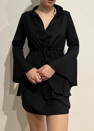 Черное платье с широкими рукавами1 фото