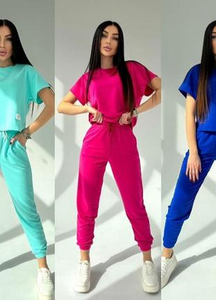 Крутой костюм, укороченная футболка +джоггеры!