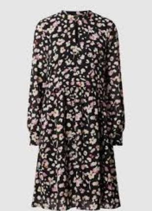 Платье из вискозы в цветочный принт3 фото
