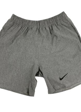 Мужские спортивные шорты nike, цвет светло-серый, размер l