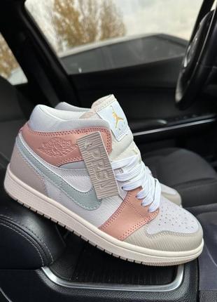 Женские кроссовки nike air jordan for 1 retro mid milan