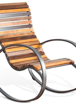 Крісло-гойдалка goodsmetall з металу та дерева в стилі loft кр2