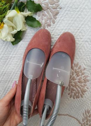 Очень нежные замшевые нюдовые классические туфельки оттенка пышная роза unisa3 фото