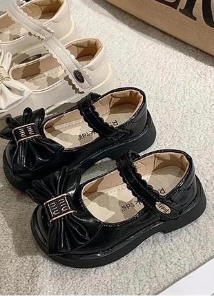 Стильные нарядные туфли для девочки