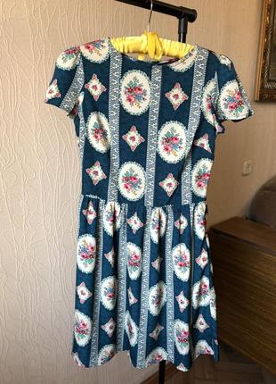 Винтажное платье в цветочный рисунок2 фото