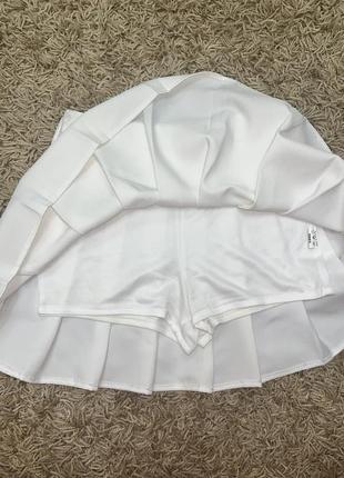 Белая теннисная юбка с шортами3 фото