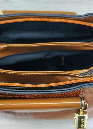 Лакова сумка жіноча через плече коричнева під рептилію, якісна...4 фото