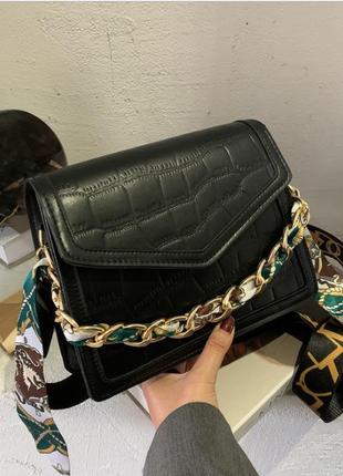 Сучасна жіноча сумка через плече чорна з екошкіри, модна тренд...4 фото