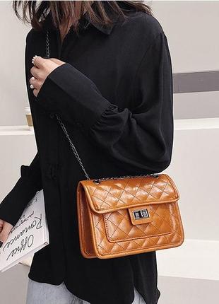 Жіноча сумочка на коричневий ремені з екошкіри стильна сумка ч...6 фото
