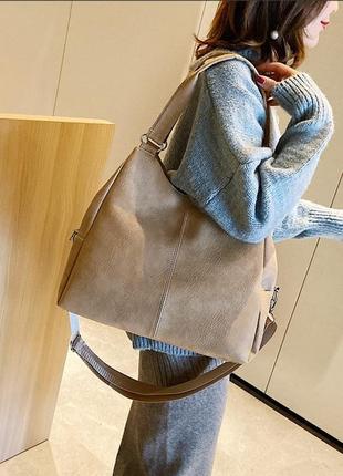 Сучасна жіноча коричнева сумка з плечовим ременем з екошкіри, ...7 фото