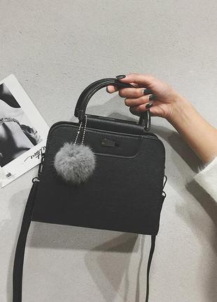 Сучасна жіноча чорна сумка через плече з екошкіри, модна тренд...3 фото