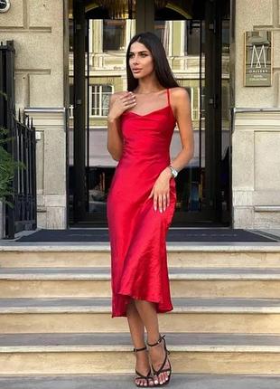 Красное платье-комбинация
