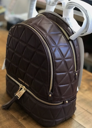 Рюкзак michael kors rhea medium quilted leather backpack5 фото